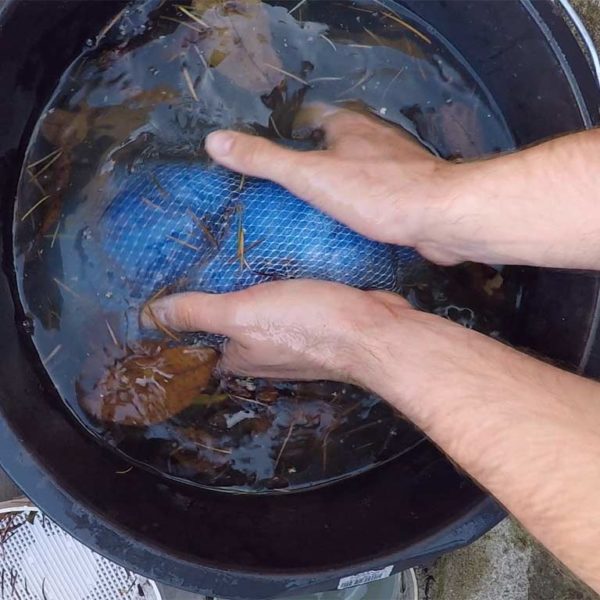 FIBALON skimmy kann nach Benutzung ausgewaschen und wiederverwendet werden